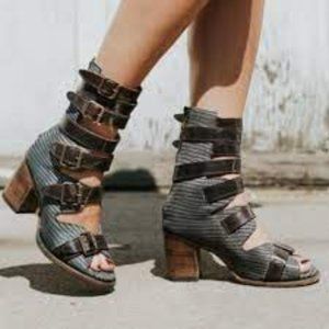 Freebird Bond - Blue Snake - Sz 7